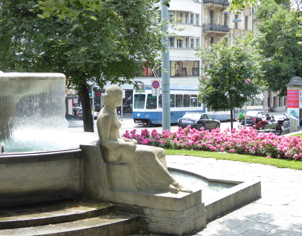 Tram and Fountain on Raemistrasse