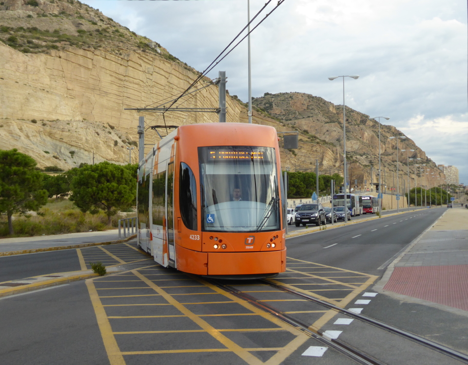 Alicante tram la marina