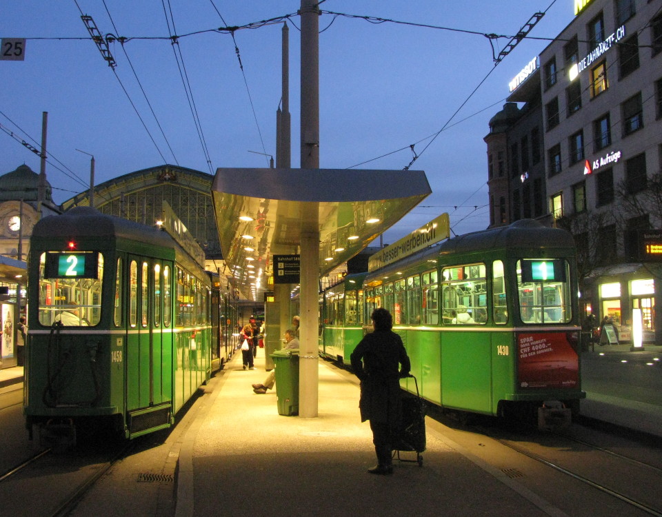 Tram trailers Bahnhof SBB