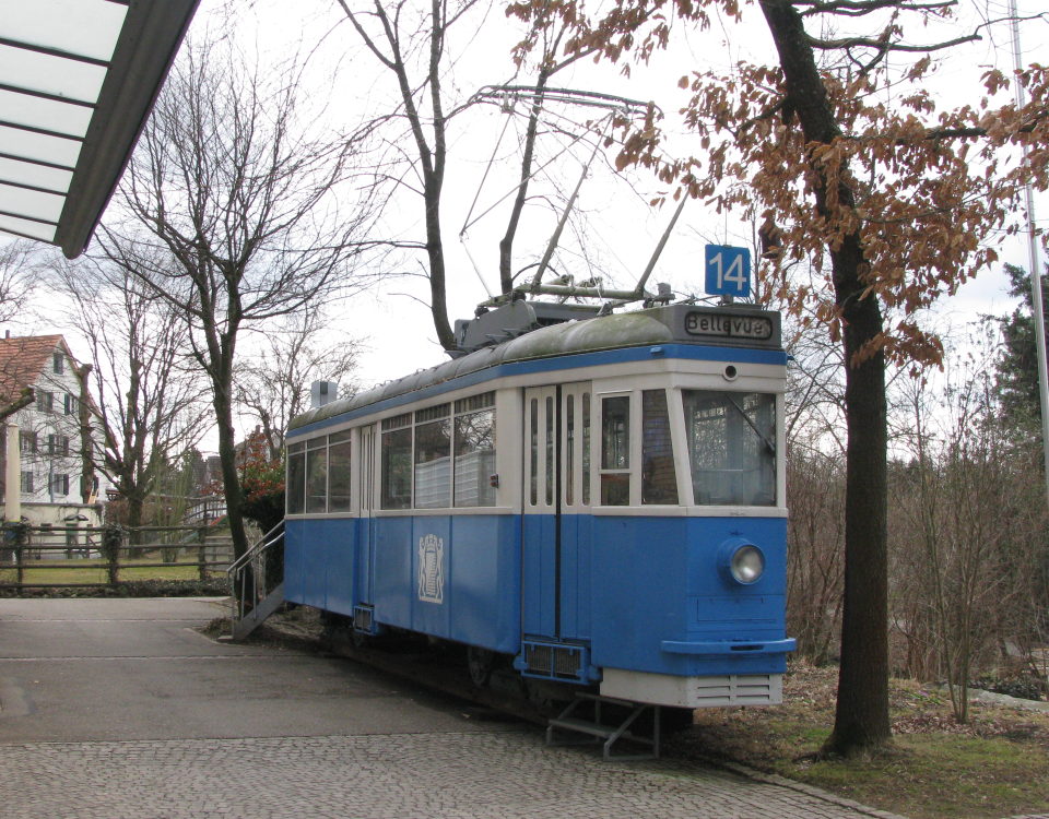 Pedaler tram 1517 in Uster