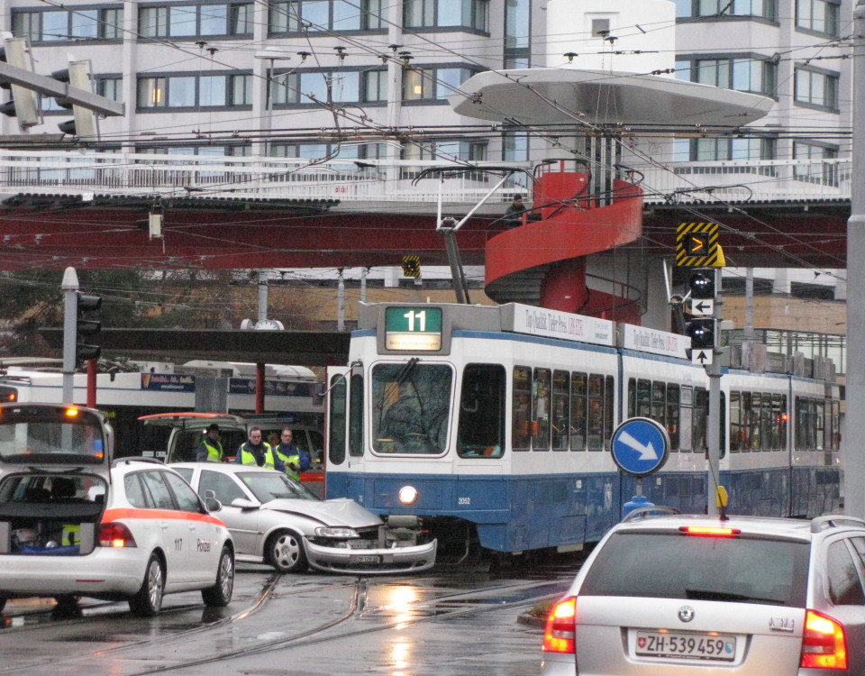 tram accident bucheggplatz