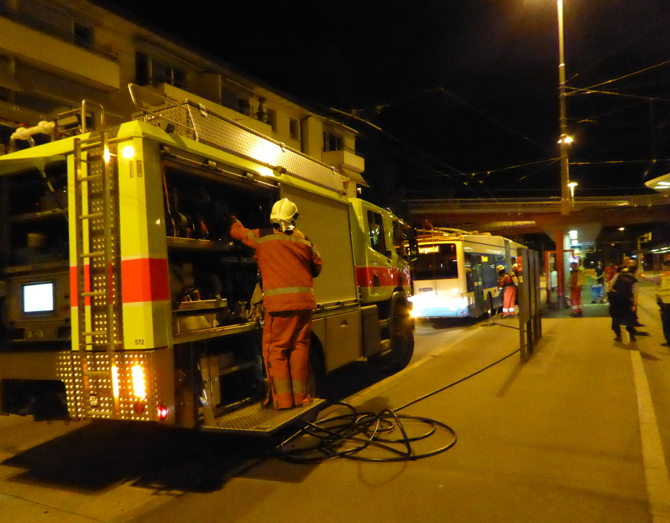 fire brigade attends to trolleybus at bucheggplatz