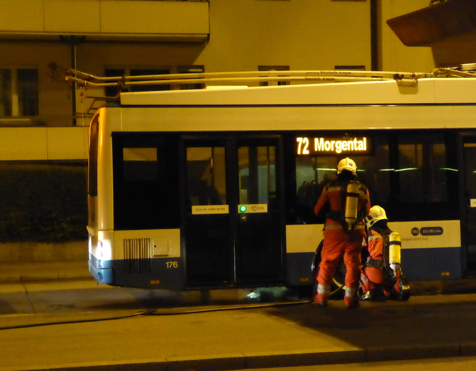 fire brigade attends to trolleybus at bucheggplatz
